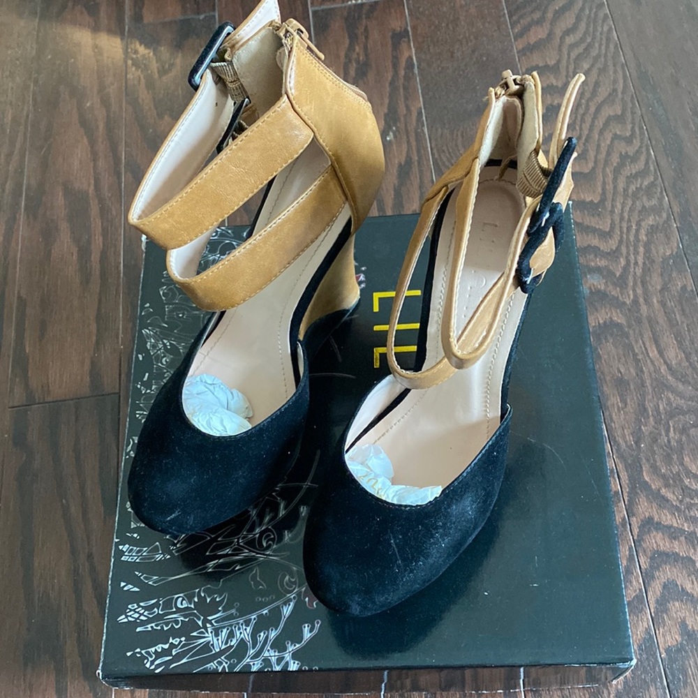 close toes wedges